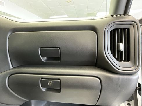 Used 2022 Chevrolet Silverado 1500 Custom image 9