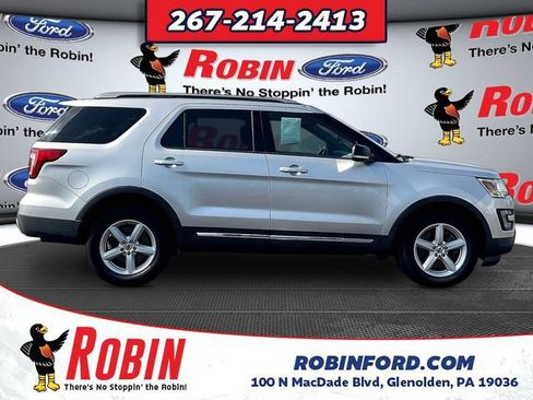 Used 2017 Ford Explorer XLT w/ Equipment Group 202A AWD/4WD image 8