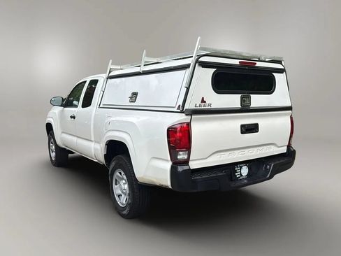 Used 2021 Toyota Tacoma SR RWD image 4