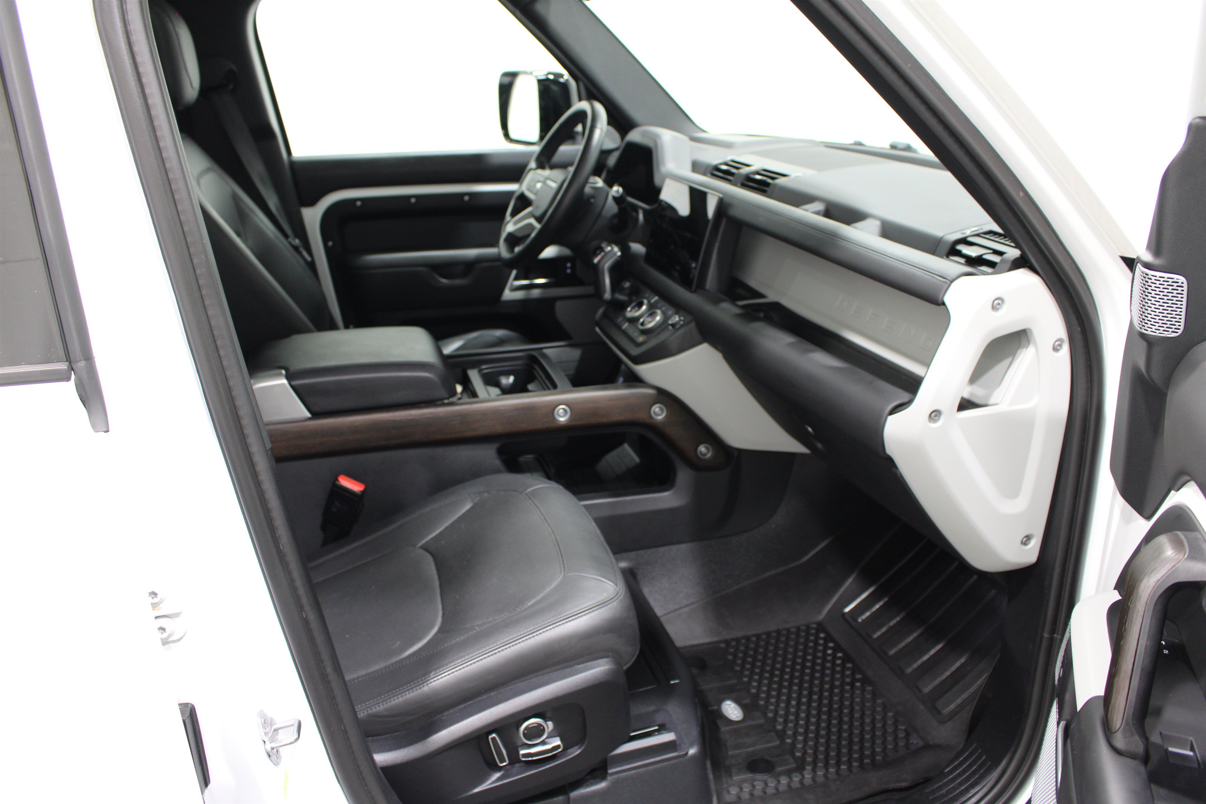 Used 2024 Land Rover Defender 130 S AWD/4WD image 24