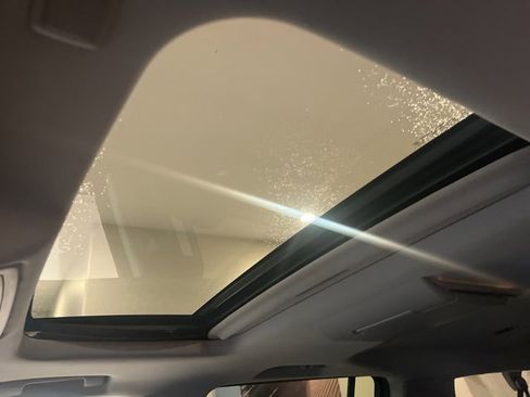 Used 2015 Chevrolet Suburban LTZ image 16