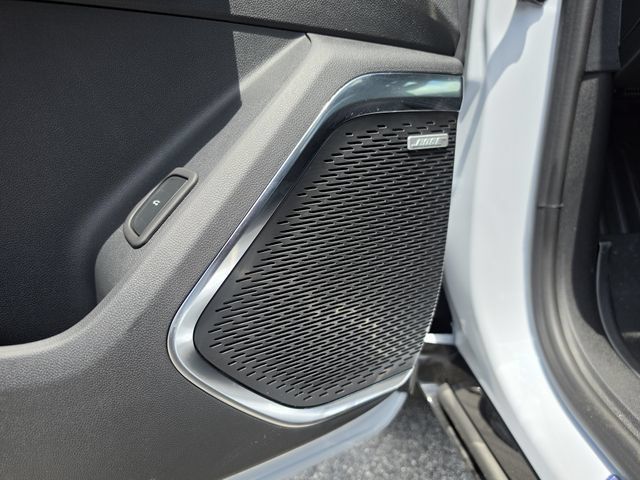 New 2026 Chevrolet Traverse RS w/ LPO, Floor Liner Package FWD image 23