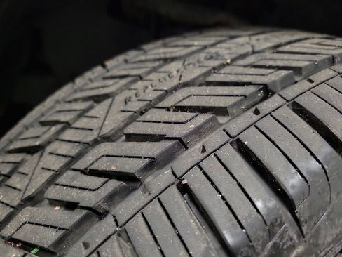 Used 2016 Toyota Tacoma Limited w/ Towing Package image 11