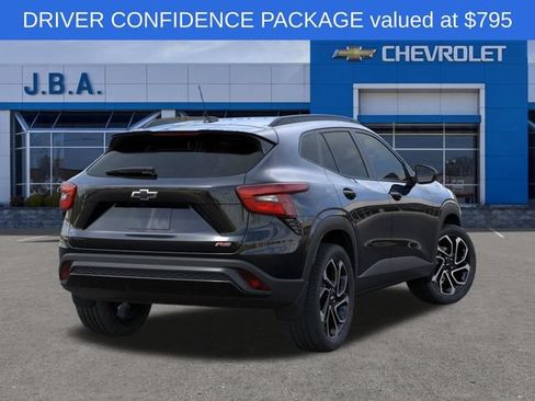 New 2026 Chevrolet Trax RS w/ Sunroof Package FWD image 4