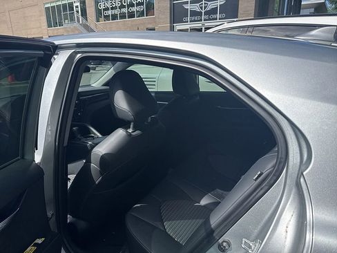 Used 2023 Toyota Camry SE FWD image 8