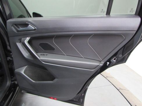 Used 2023 Volkswagen Tiguan SE R-Line FWD image 19