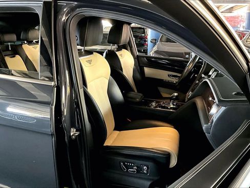 Used 2018 Bentley Bentayga Activity image 8