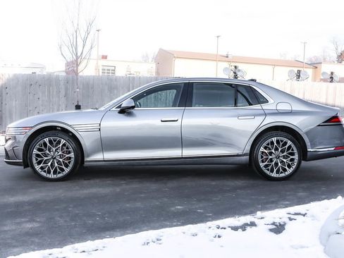 Used 2025 Genesis G90 3.5T image 21