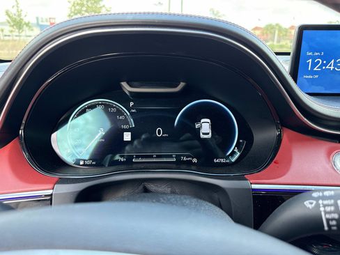 Used 2023 Genesis GV70 2.5T w/ Sport Prestige Package image 34