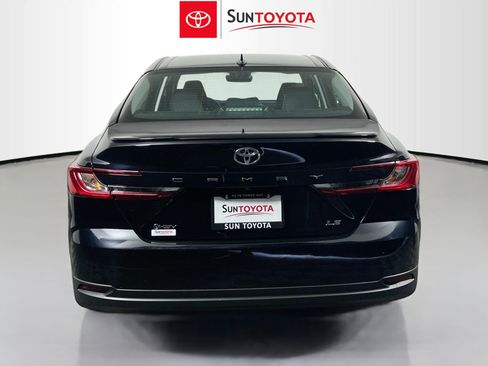 Used 2025 Toyota Camry LE w/ Convenience Package FWD image 5