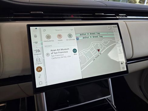 New 2025 Land Rover Range Rover SE AWD/4WD image 39