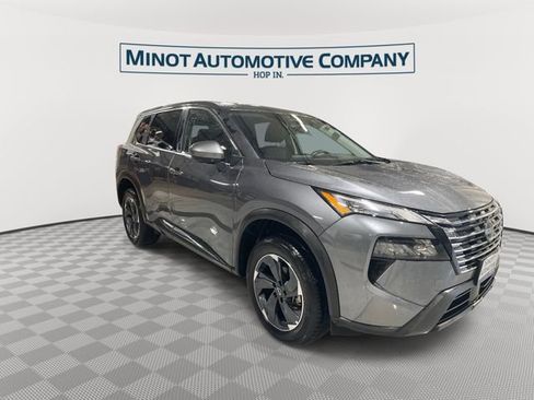 Used 2025 Nissan Rogue SV AWD/4WD image 2