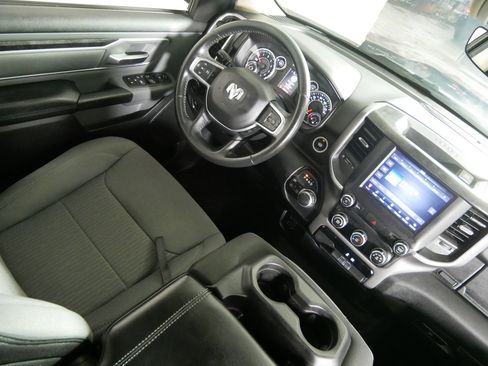 Used 2019 RAM 1500 Big Horn image 9