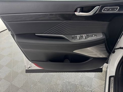 Used 2024 Hyundai Palisade Calligraphy image 12