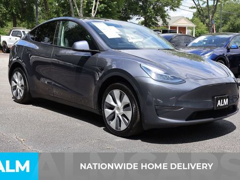 Used 2023 Tesla Model Y AWD image 5