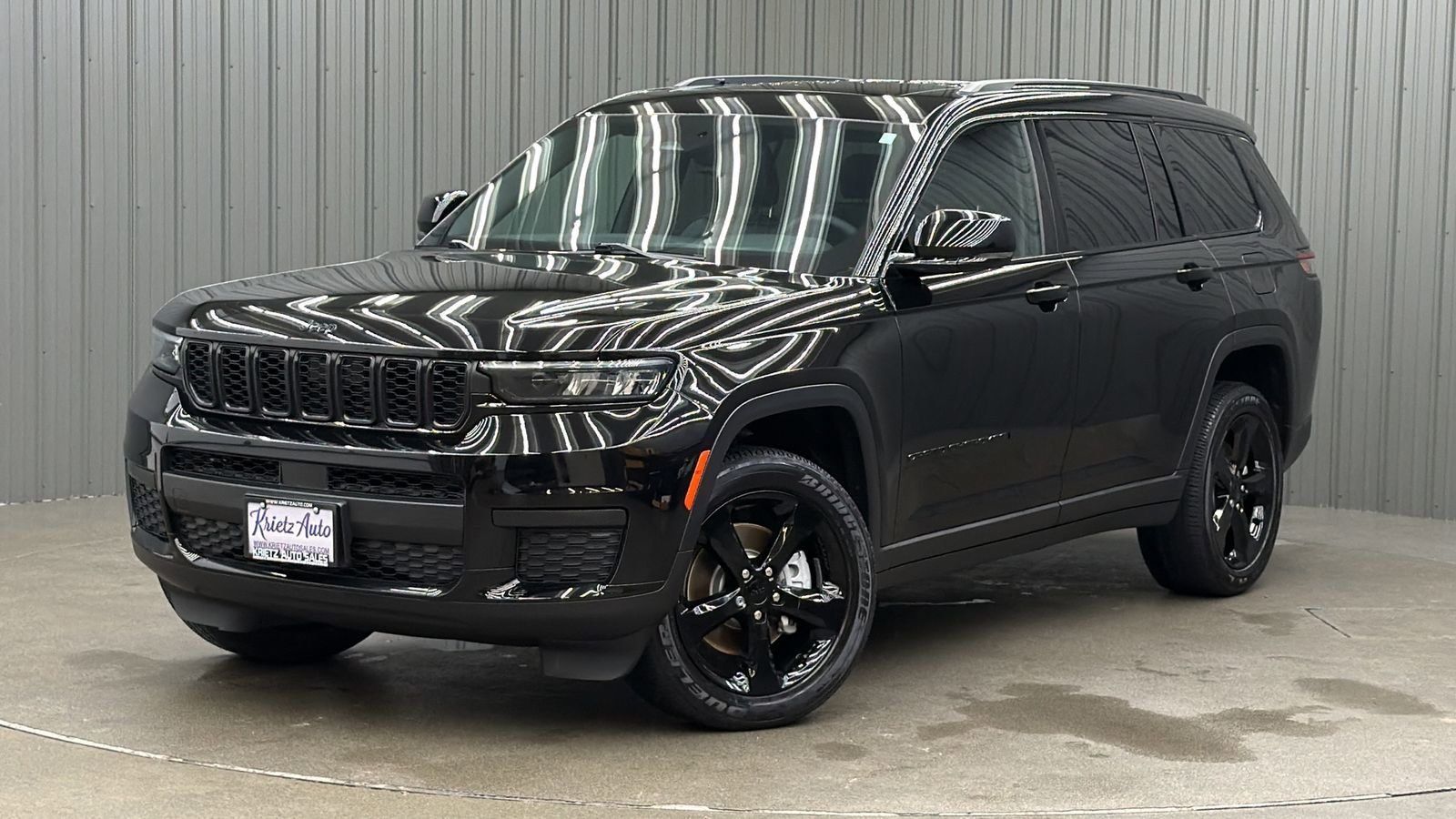 Used 2023 Jeep Grand Cherokee L Altitude AWD/4WD image 1