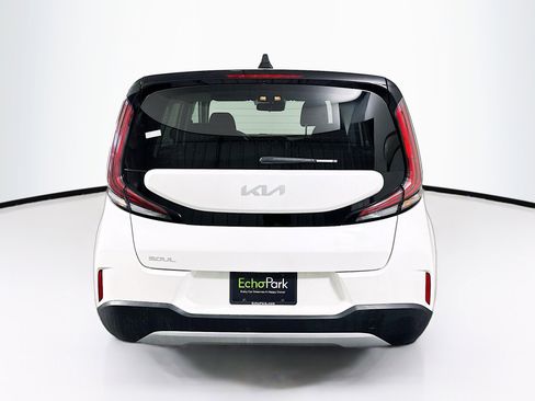 Used 2025 Kia Soul LX w/ LX Technology Package FWD image 7