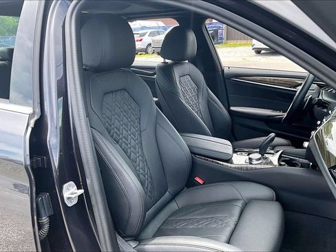 Used 2023 BMW 540i w/ Premium Package RWD image 29