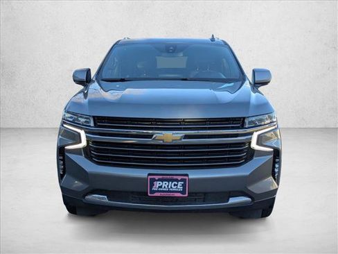 Used 2021 Chevrolet Suburban LT image 2