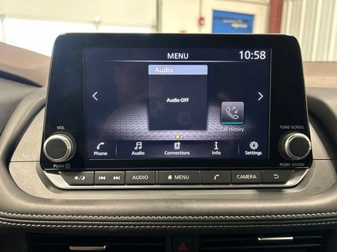 Used 2023 Nissan Rogue S AWD/4WD image 23