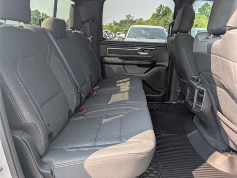Used 2019 RAM 1500 Big Horn AWD/4WD image 11