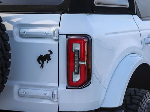 Used 2024 Ford Bronco Outer Banks AWD/4WD image 10