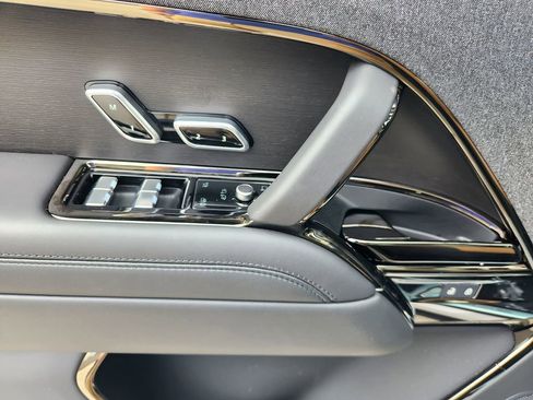 New 2026 Land Rover Range Rover Sport Dynamic SE AWD/4WD image 17