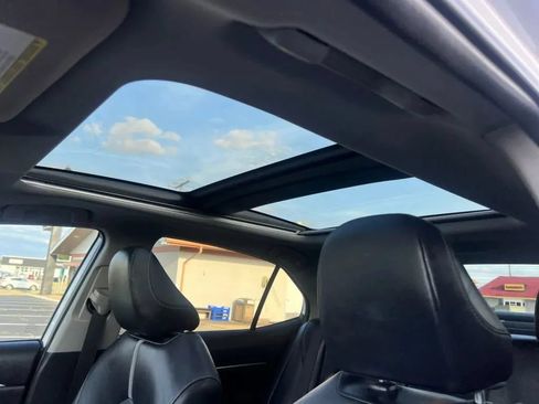 Used 2020 Toyota Camry XSE FWD image 37
