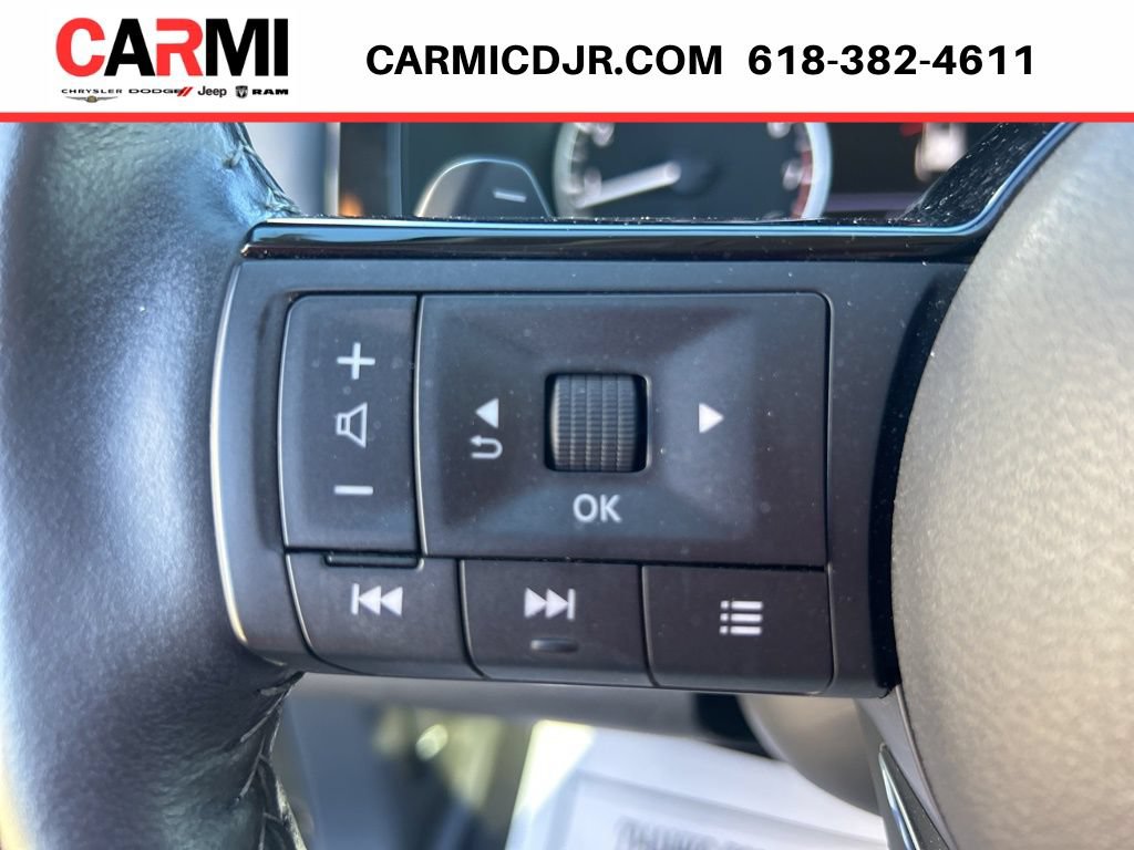 Used 2023 Nissan Pathfinder SL AWD/4WD image 16