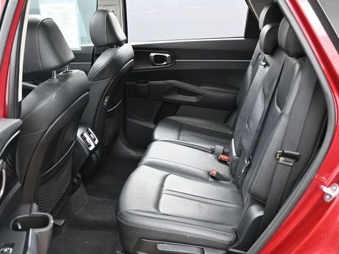 Used 2023 Kia Sorento S w/ Panoramic Sunroof Package image 33