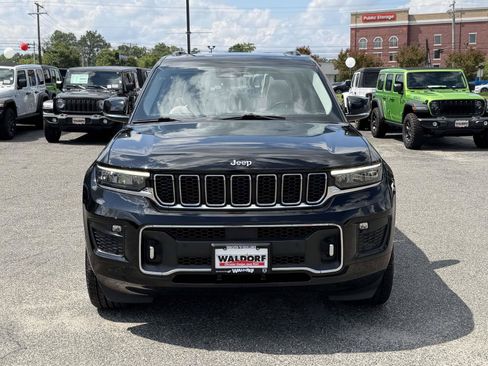 Used 2021 Jeep Grand Cherokee L Overland w/ Luxury Tech Group IV AWD/4WD image 8