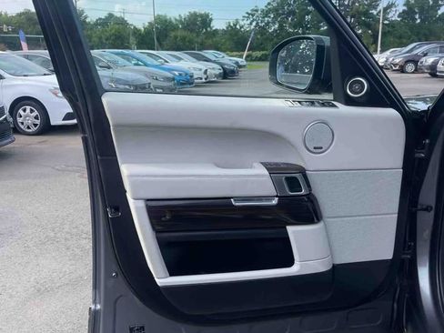 Used 2016 Land Rover Range Rover HSE image 9