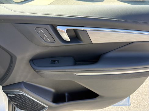 Used 2025 Buick Enclave Preferred FWD image 25
