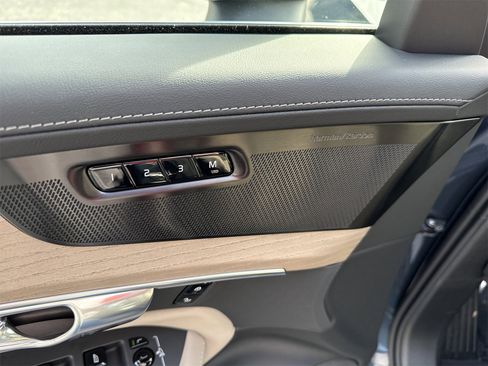New 2026 Volvo XC90 T8 Ultra image 12