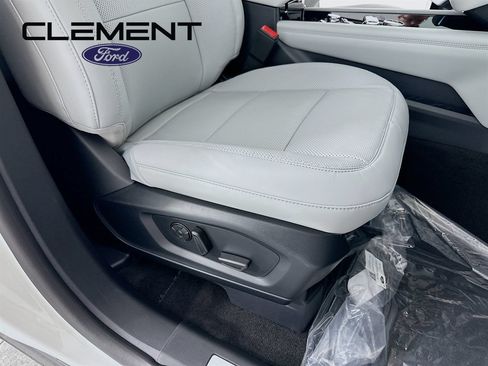 New 2026 Ford Explorer Platinum w/ LUX Leather Package AWD/4WD image 32