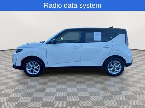 Certified 2025 Kia Soul S image 6
