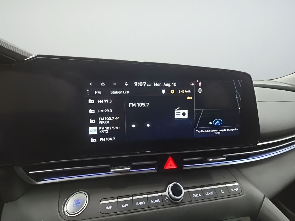 Certified 2025 Hyundai Elantra Limited FWD image 31