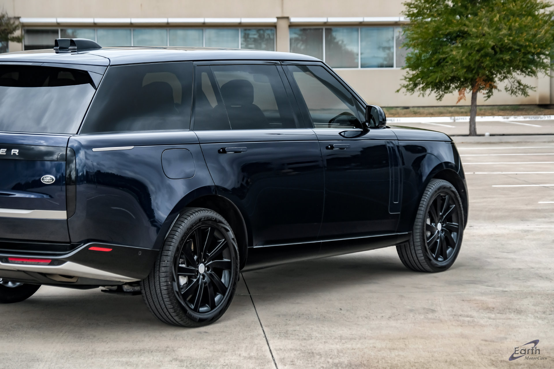 Used 2023 Land Rover Range Rover Long Wheelbase SE AWD/4WD image 19