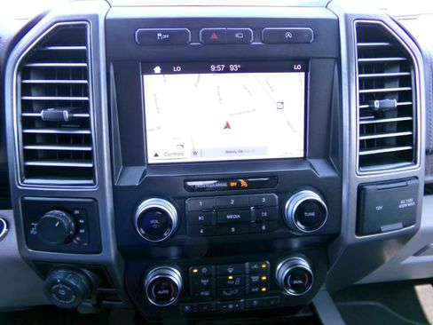 Used 2019 Ford F150 Limited w/ Trailer Tow Package AWD/4WD image 9