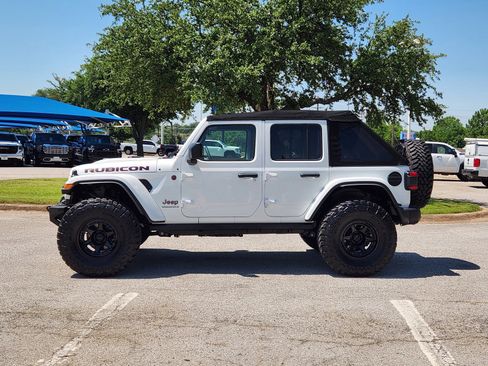 Used 2025 Jeep Wrangler Unlimited Rubicon AWD/4WD image 3