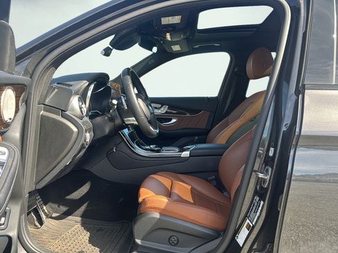 Used 2021 Mercedes-Benz GLC 300 4MATIC image 15