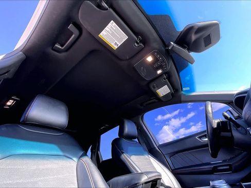 Used 2020 Ford Edge ST-Line w/ Cold Weather Package image 12