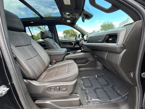 Used 2025 Chevrolet Tahoe High Country AWD/4WD image 25