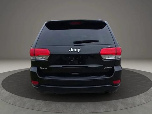 Used 2019 Jeep Grand Cherokee Laredo AWD/4WD image 5