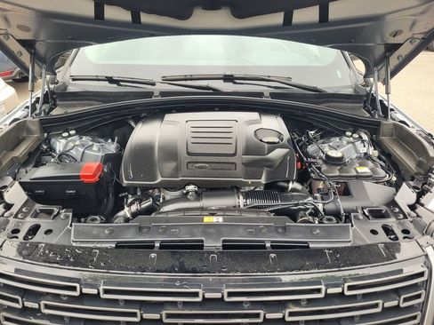 Used 2025 Land Rover Range Rover Velar S AWD/4WD image 28