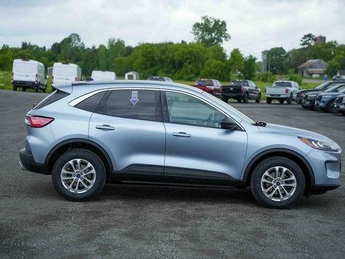 Used 2022 Ford Escape SE w/ Convenience Package AWD/4WD image 4