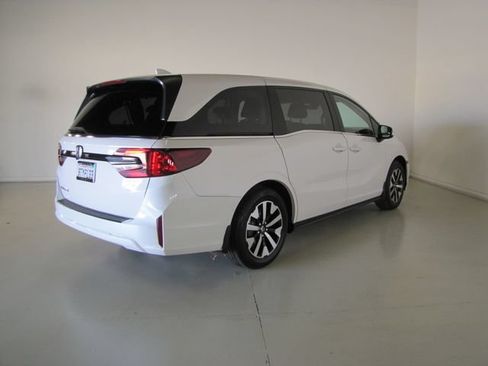 Certified 2025 Honda Odyssey EX-L image 23