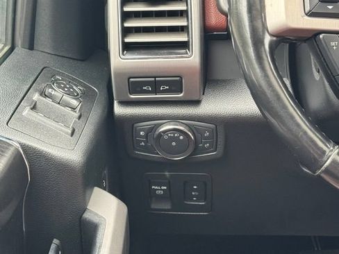 Used 2019 Ford F150 Platinum AWD/4WD image 12