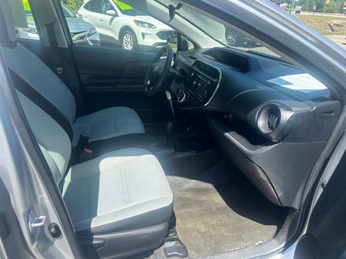 Used 2018 Toyota Prius C One FWD image 22