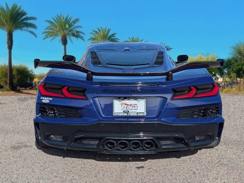 Used 2025 Chevrolet Corvette Z06 w/ Z07 Performance Package image 4